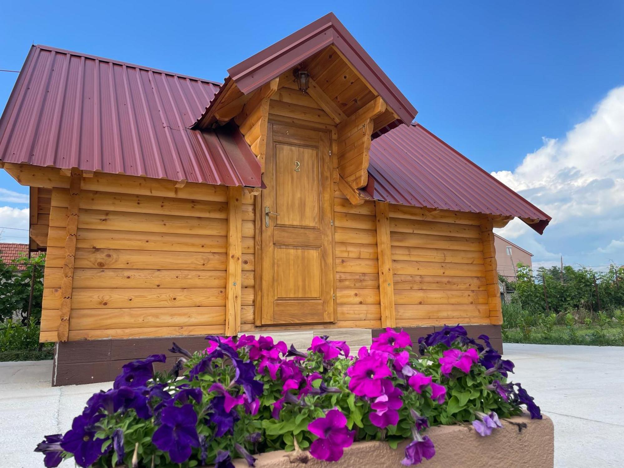 Cozy Bungallows Podgorica Buitenkant foto